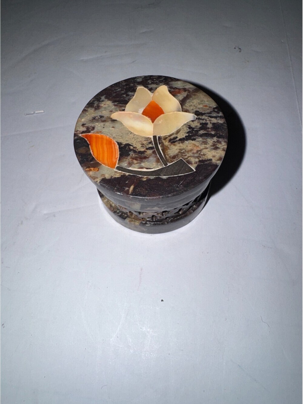 Hand-Carved Marble Trinket Box w/ Floral Inlay 2″ Pietra Dura India Soapstone